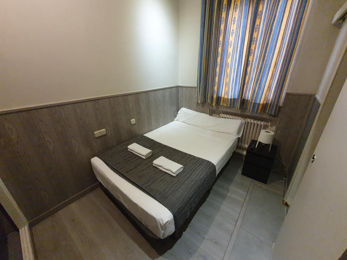 Ch Plaza D'Ort Rooms IV Madrid Exteriör bild