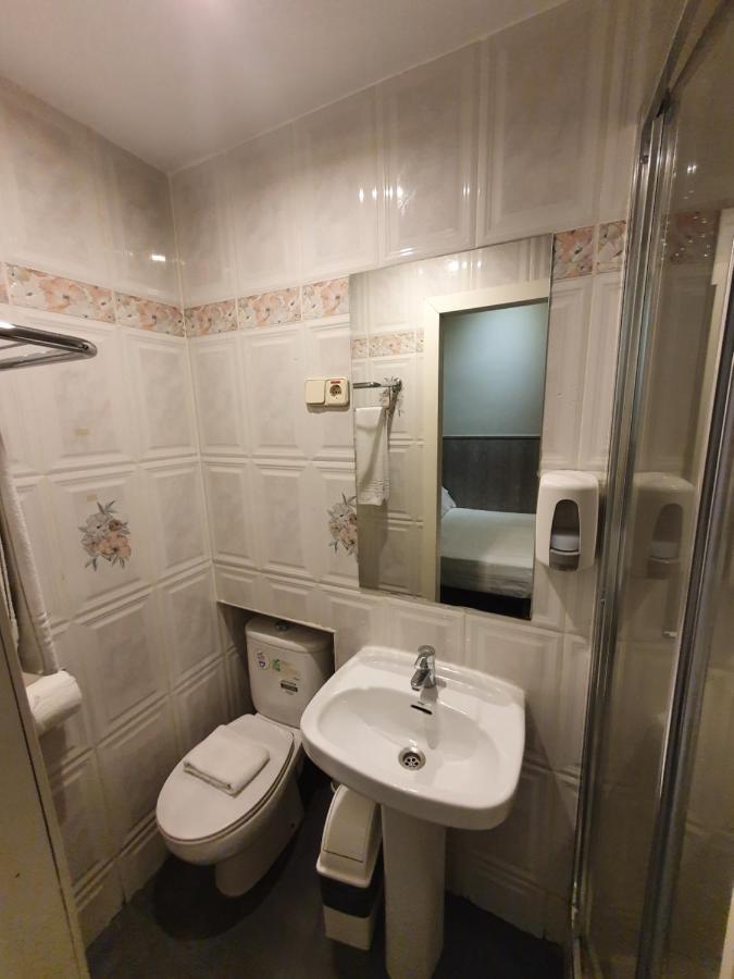 Ch Plaza D'Ort Rooms IV Madrid Exteriör bild